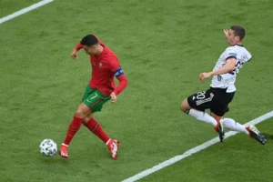 Vai Trò Quan Trọng Của Đá Thòng Trung Vệ Trong Chiến Thuật